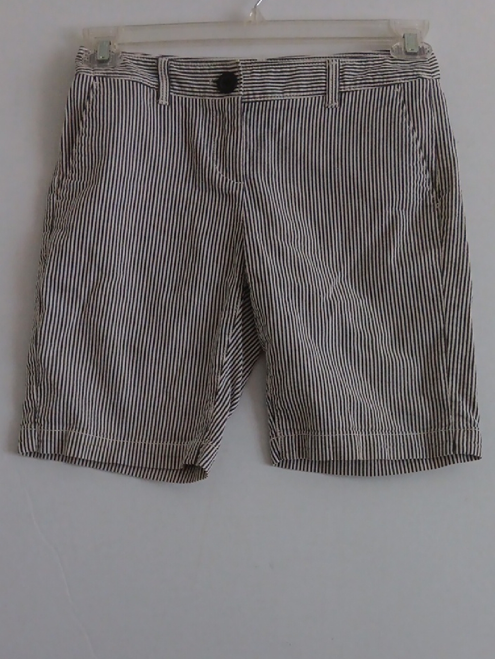 LOFT MEN'S BLACK/WHITE PINESTRIPE FLAR FRONT SHORTS SIZE 0P